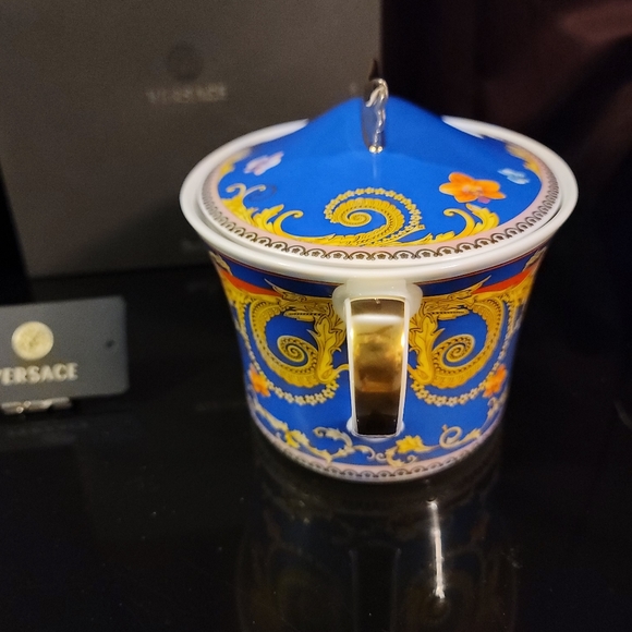 VERSACE Covered Vegetable Tureen NWB - Picture 2 of 4